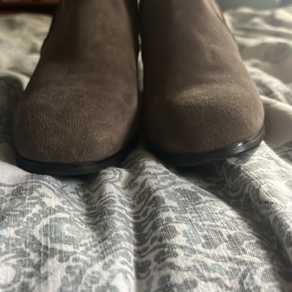 Blonde‎ Dark Taupe Ankle Bootie - Picture 7 of 7